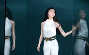 美女景甜桌面壁纸_5