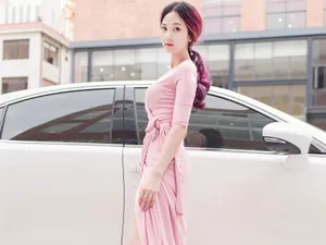 高清迷人知性美女图片_4