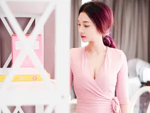 高清迷人知性美女图片_8