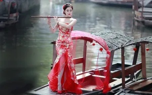 中国红旗袍美女图片_10