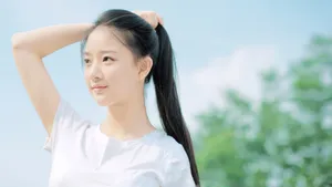 青春亮丽美女壁纸