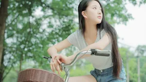青春亮丽美女壁纸_2