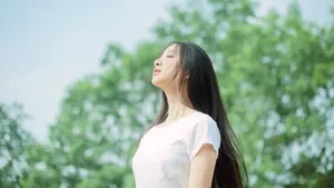 青春亮丽美女壁纸_4