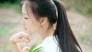青春亮丽美女壁纸_5