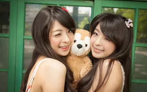 双胞胎姐妹花美女壁纸_4