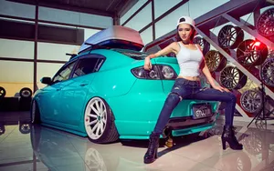 性感美女车模伊彦写真壁纸_11