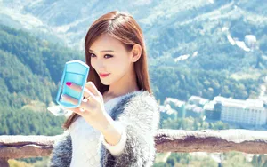 户外旅游美女写真壁纸_10