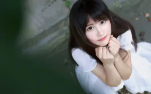 白裙子少女桌面壁纸_6