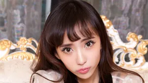 粉色刘芷微卖萌图片壁纸_6