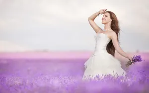 薰衣草美女图片壁纸_7