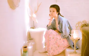 黄色清新美女写真图片