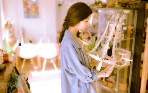 黄色清新美女写真图片_5