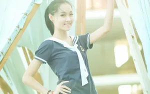 青春校园美女桌面壁纸_2