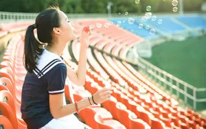 青春校园美女桌面壁纸_4
