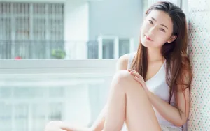 阳光甜美美女壁纸