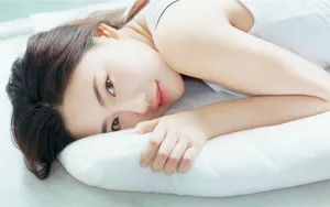 阳光甜美美女壁纸_5