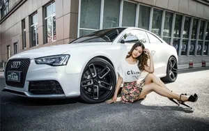 奥迪RS5美女模特壁纸_6