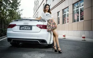 奥迪RS5美女模特壁纸_7