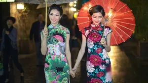 古典旗袍姐妹美女图片壁纸_9