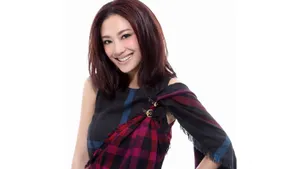 美女应采儿图片壁纸_2