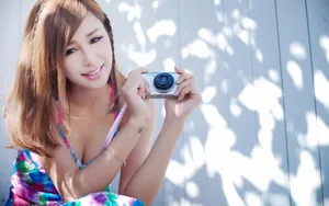 夏日甜美美女写真壁纸
