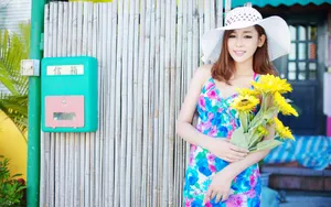 夏日甜美美女写真壁纸_4