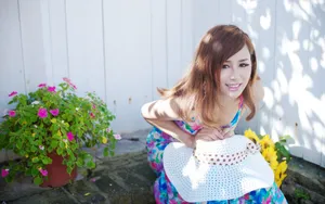 夏日甜美美女写真壁纸_9