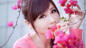 可爱女生街拍图片壁纸_2