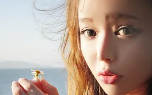 美女裴紫绮海边写真图片