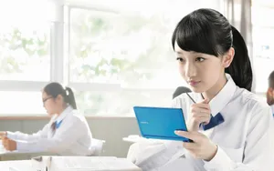 周冬雨桌面壁纸