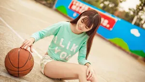 清纯运动美女桌面壁纸_3