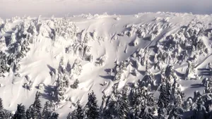 好看的雪山风景图片_6