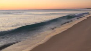 汹涌海浪浪花图片_4