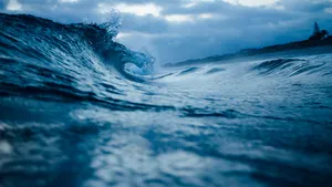 汹涌海浪浪花图片_9