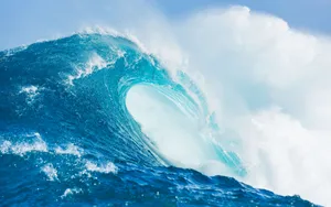高清咆哮的海浪图片_5