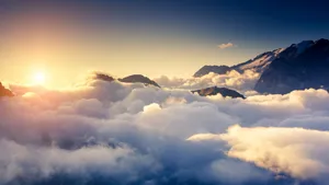 优美的山峰山顶图片_2