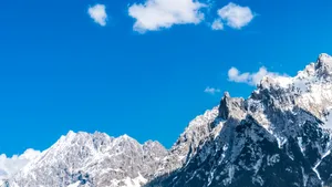 优美的山峰山顶图片_6