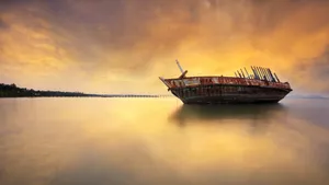 夕阳下的船舶码头风景图片_11