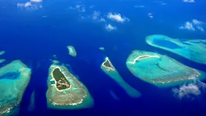 汪洋中的海岛图片壁纸_4