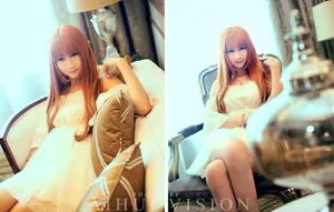 大眼美女卖萌桌面壁纸_7