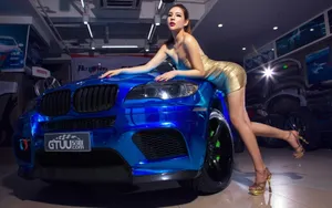 BMW宝马X6M改装车美女模特壁纸_4