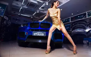 BMW宝马X6M改装车美女模特壁纸_6