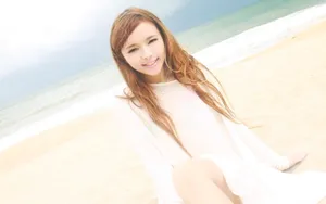 裴紫绮海滩写真桌面壁纸_4