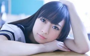 青春少女那奈桌面壁纸