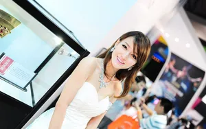2013CJ展美女模特壁纸_7