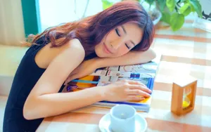 时光沙漏美女壁纸_3