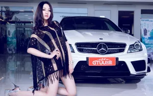 奔驰C63改装车美女模特壁纸_10