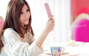 网络美女Hello Kitty清纯手机代言_6