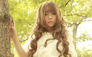 裴紫绮“萌女”森林木屋壁纸
