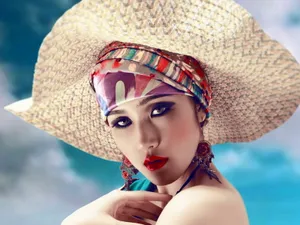 美女模特夏日沙滩壁纸